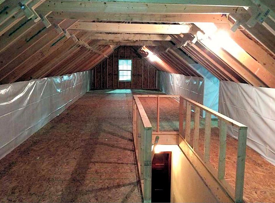 Commodore Custom Home - unfinished attic